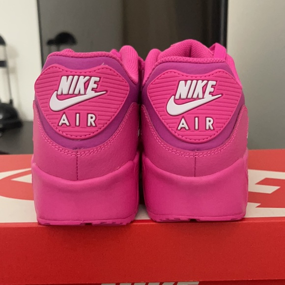 Nikes - Picture 4 of 6